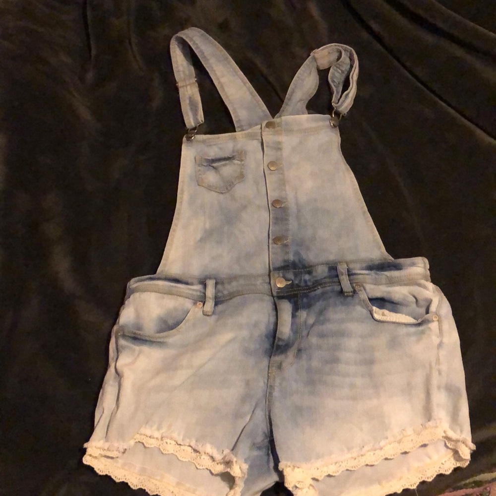 Overall shorts
